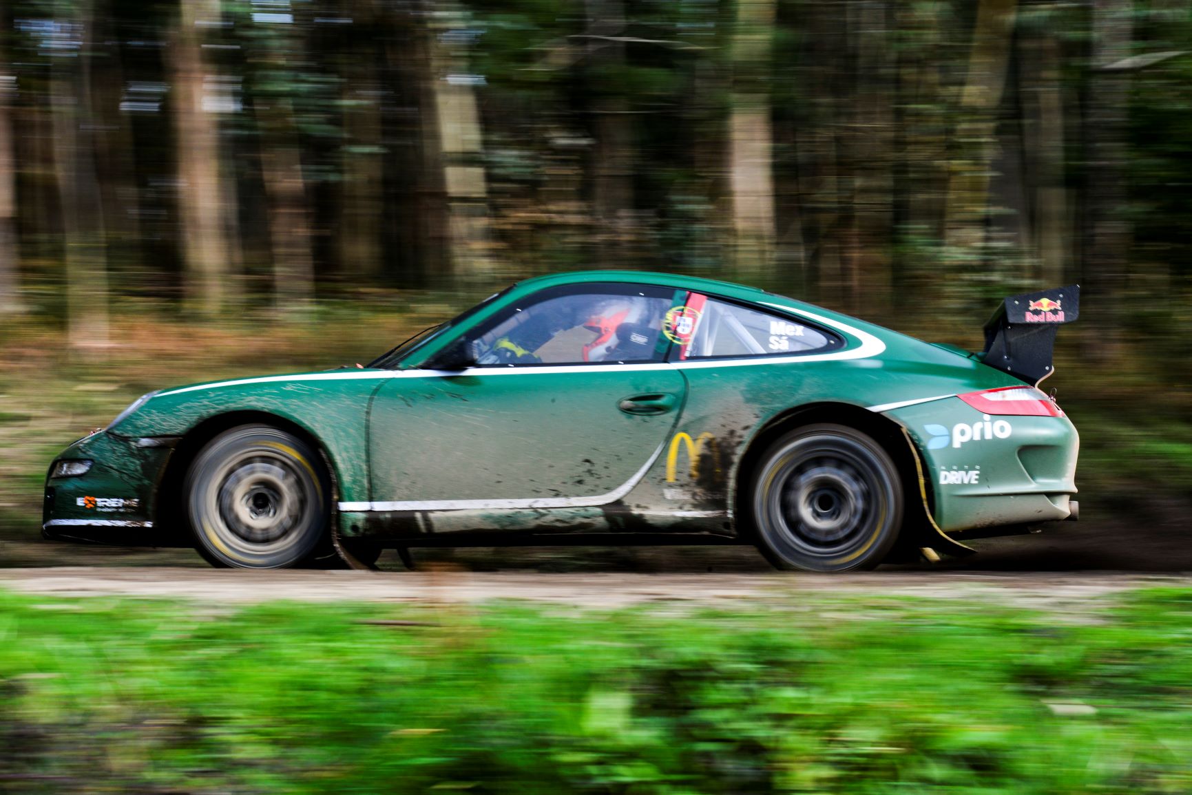 Porsche 911 GT3 de “Mex” Machado de regresso aos pisos de terra!