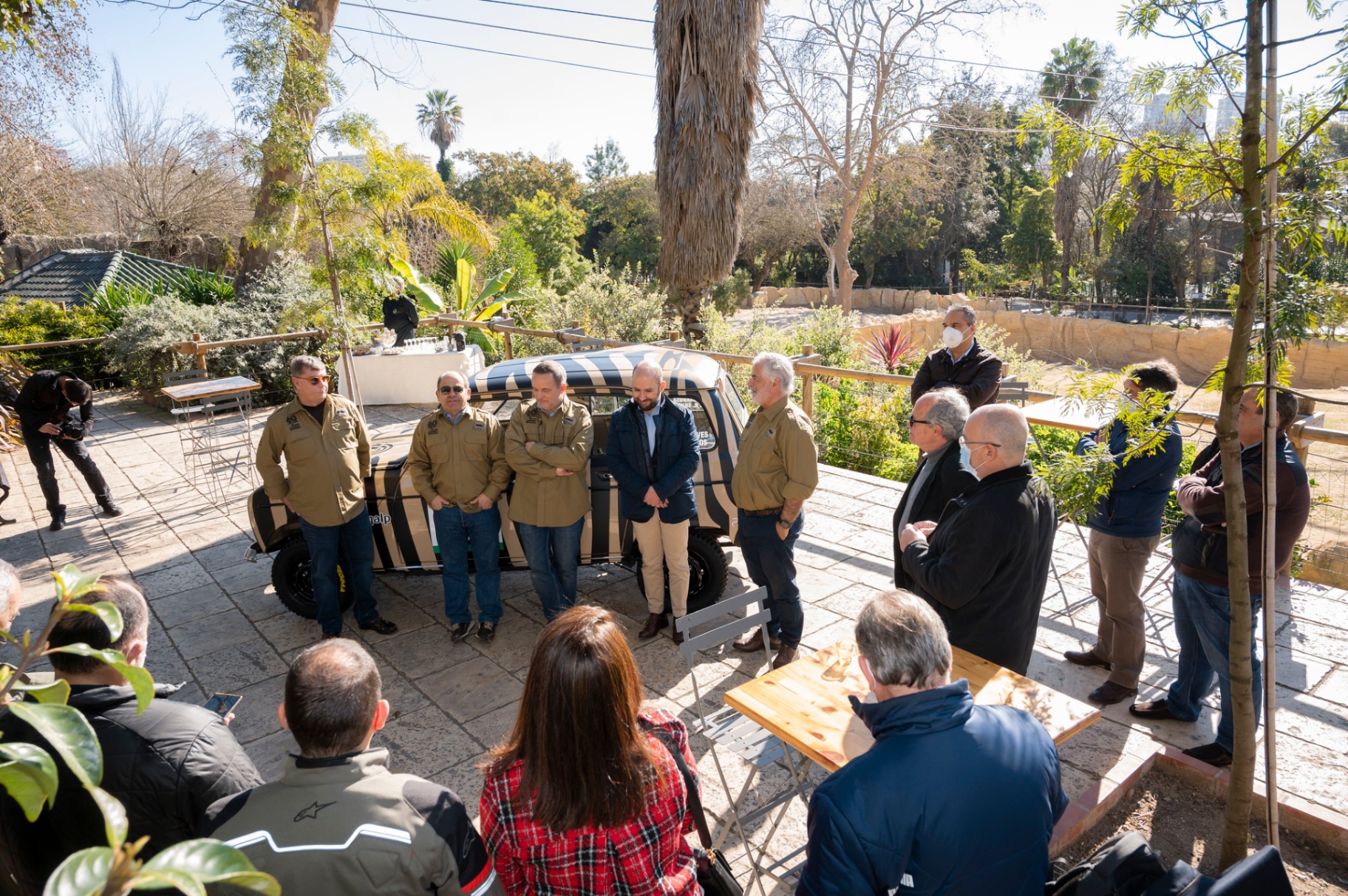 Apresentação do projeto no Zoo de Lisboa com a Renault 4L em cenário africano