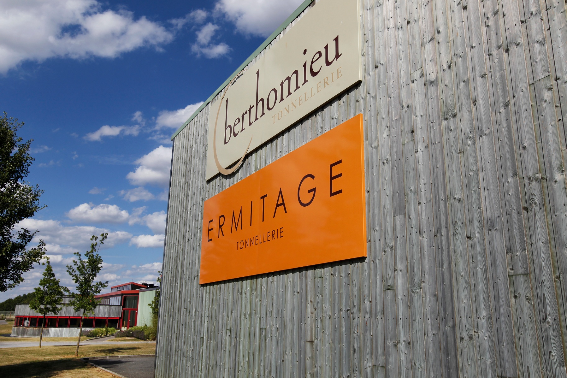 Fachada da Tonnellerie Berthomieu e Ermitage