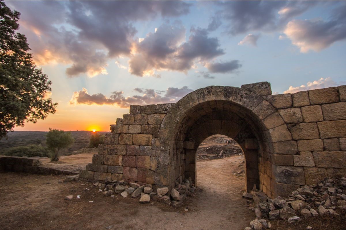 Lendas da Aldeia Histórica de Castelo Mendo ganham vida em dois dias de festa e animação
