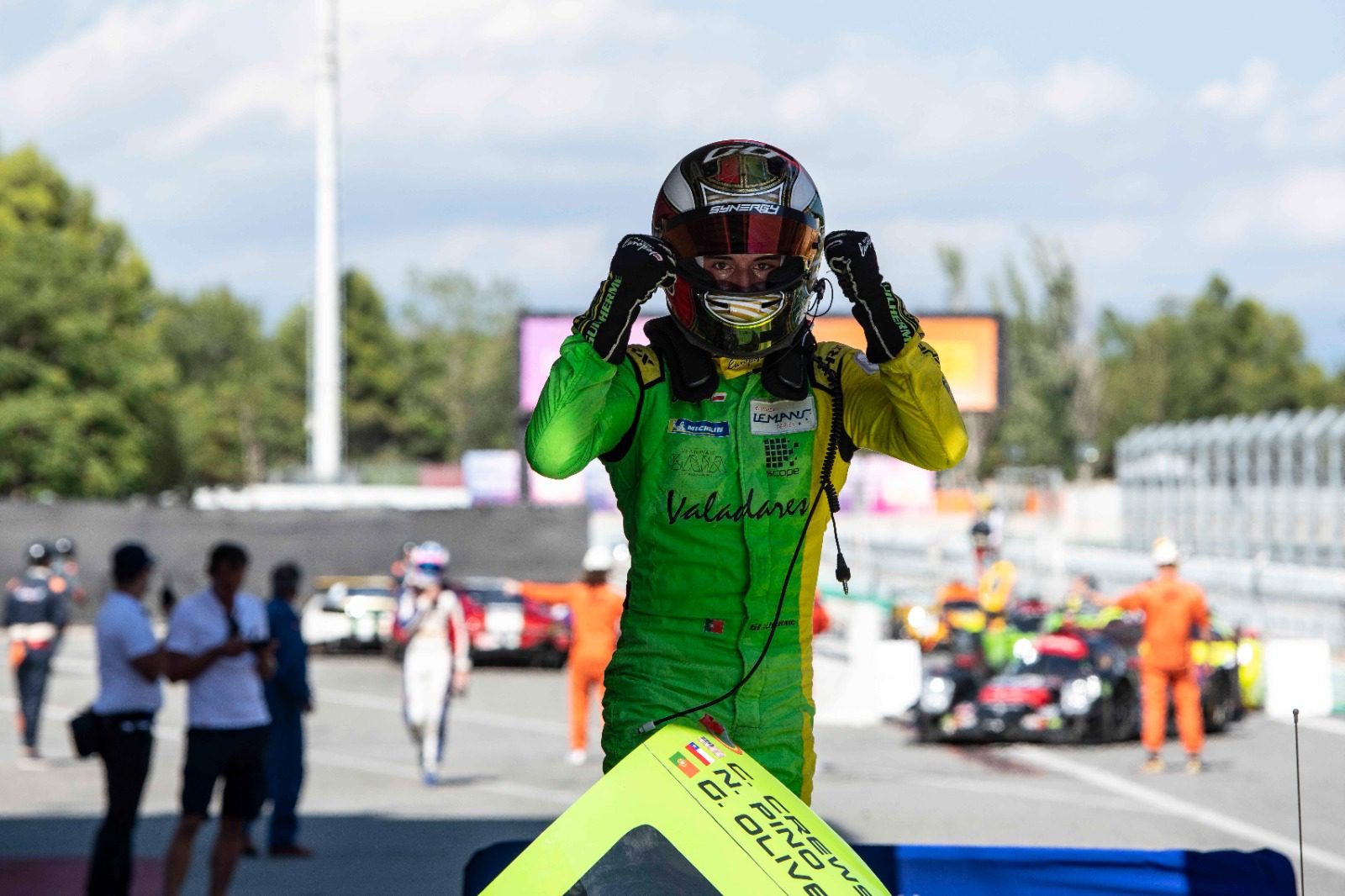 Jovem português de 17 anos, Guilherme Oliveira, é candidato ao título no European Le Mans Series