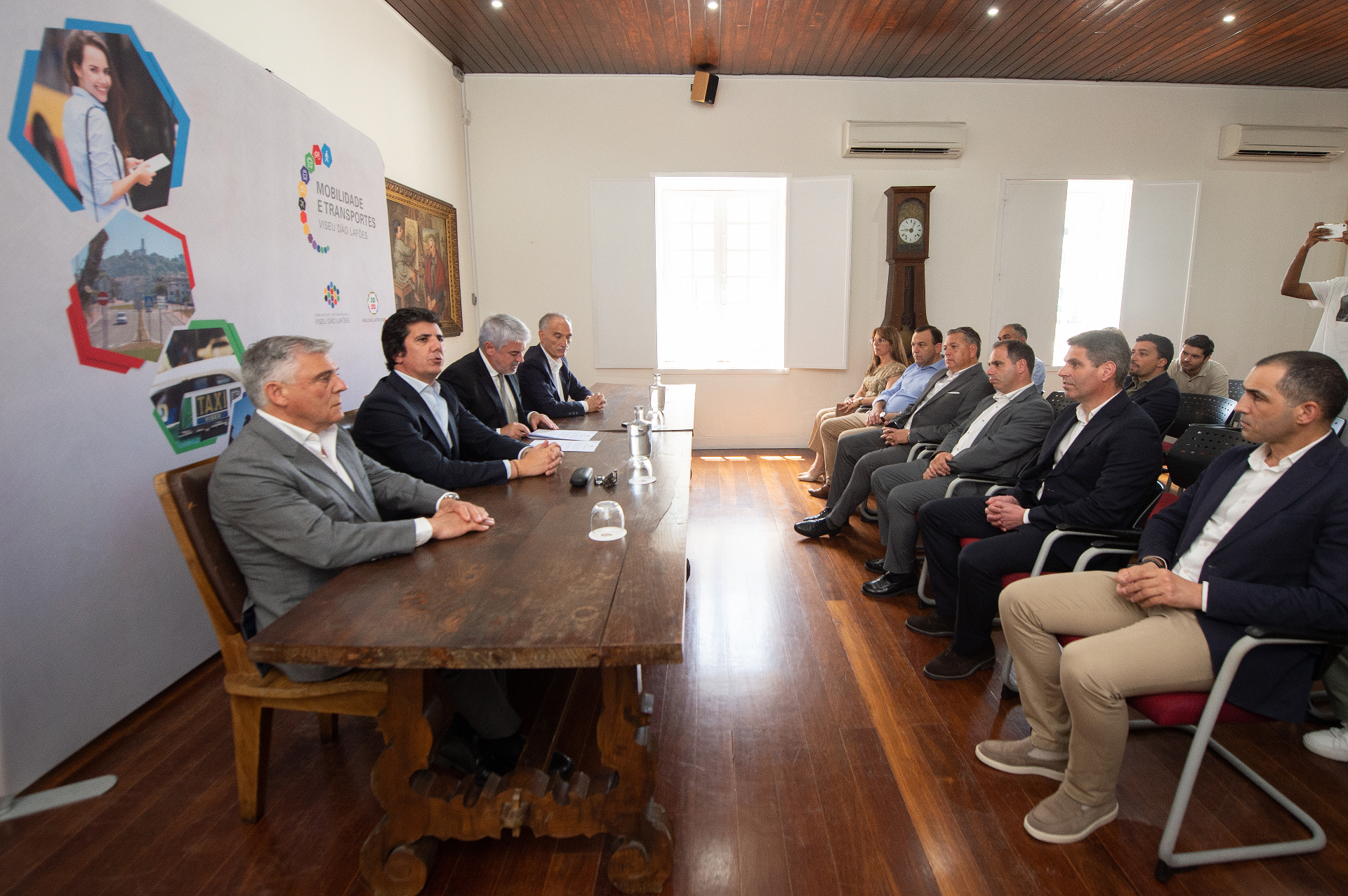 Investimento de 776 mil euros reforça rede de paragens da Mobi Viseu Dão Lafões