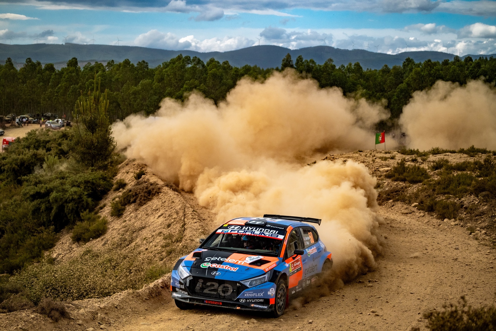 Team Hyundai Portugal ao ataque no asfalto do Rally de Lisboa