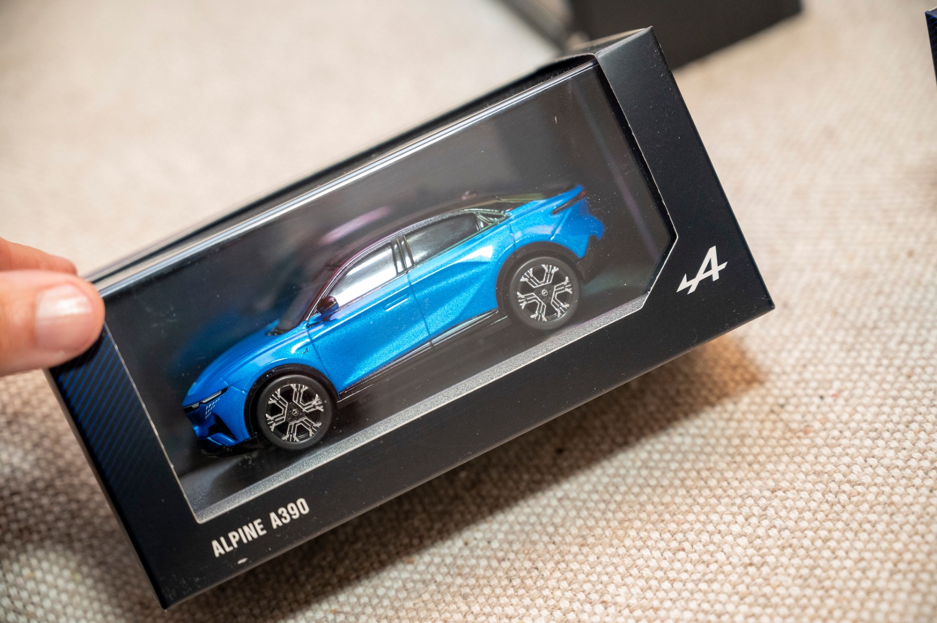 Miniatura Alpine A390 azul em caixa de coleccionador