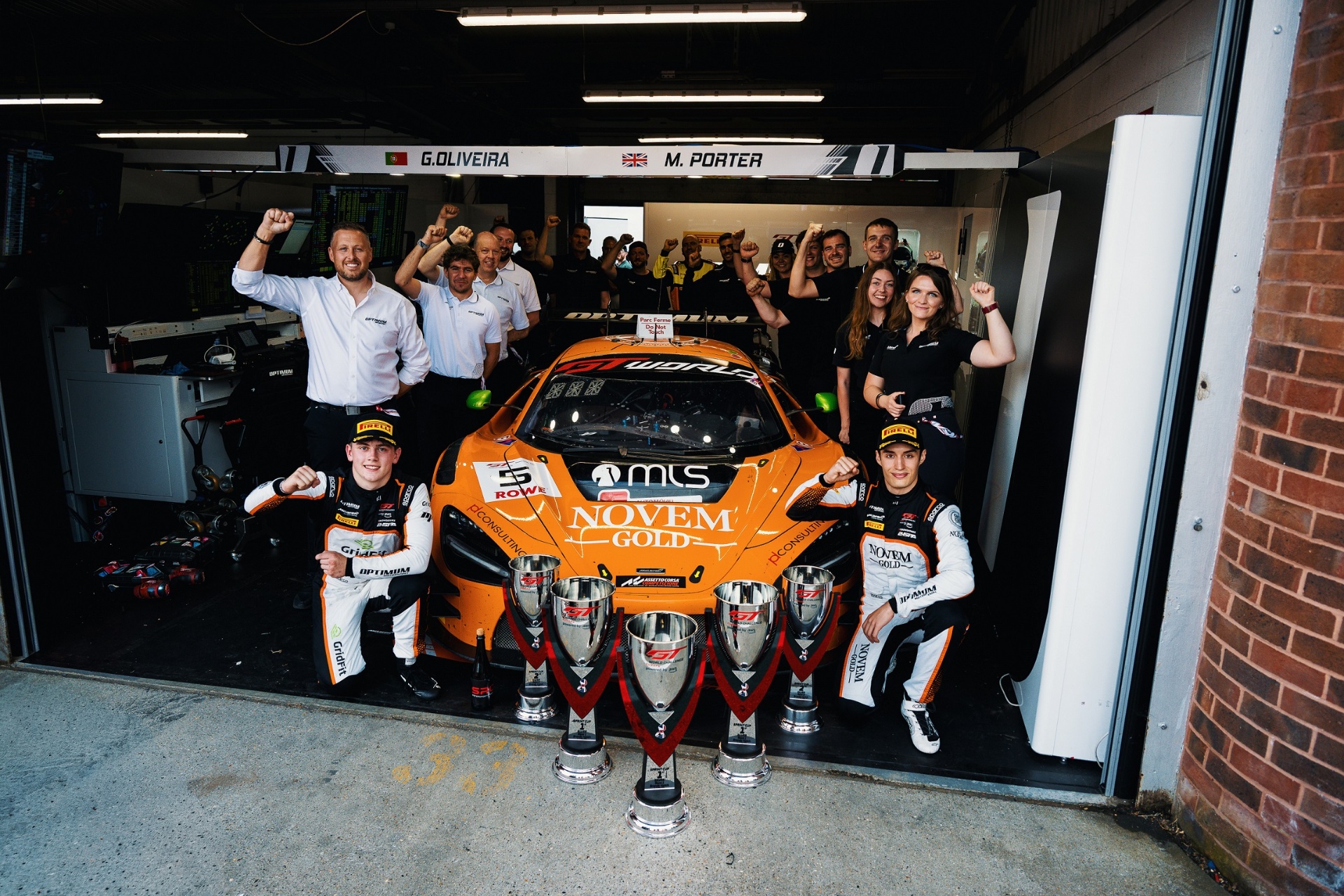 Guilherme Oliveira conquista primeira vitória no GT World Challenge Europe em fim de semana de afirmação em Brands Hatch – imagem 4