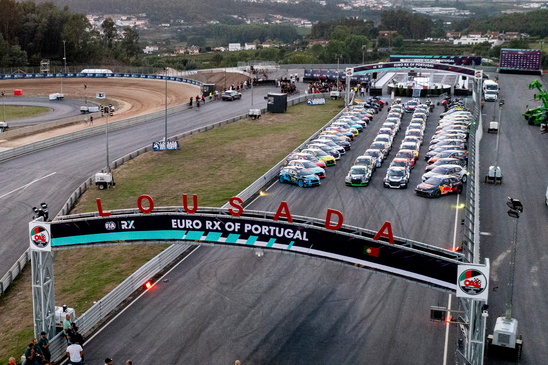 Carros com acelerações de F1 e quatro títulos europeus em disputa: este fim de semana Lousada é a capital mundial do Ralicross
