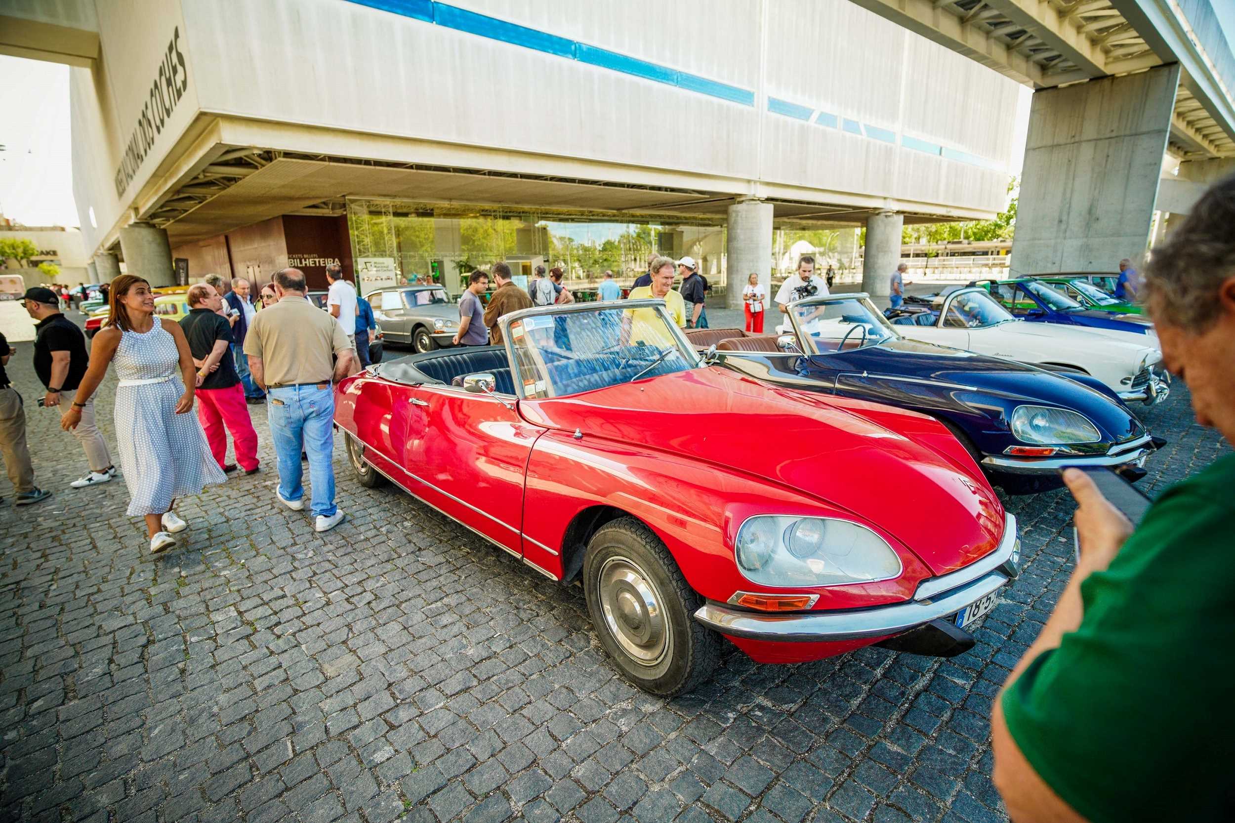 Encontro de Clássicos Franceses reuniu 70 máquinas do tempo em Lisboa