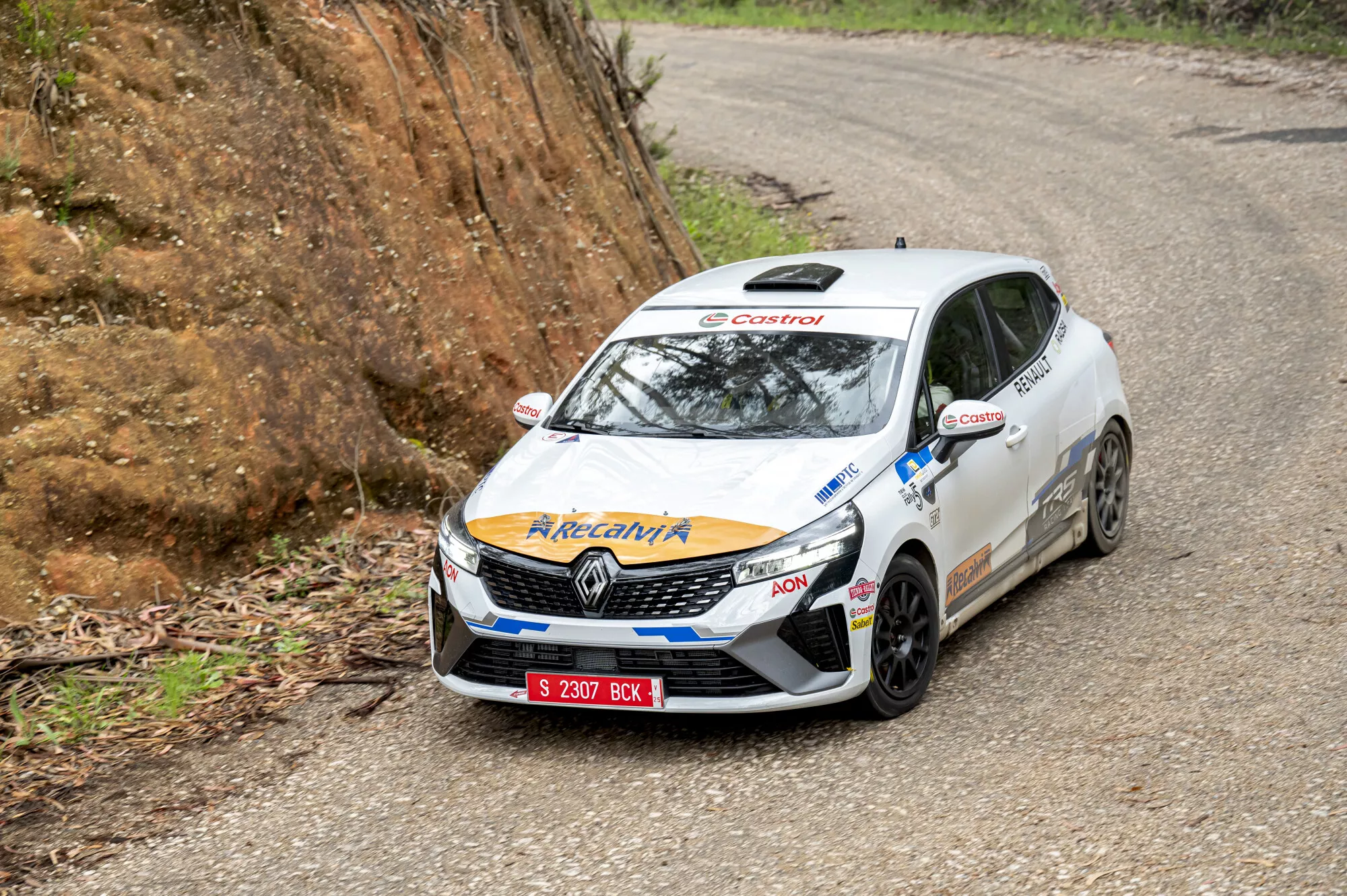 Novo troféu da Renault Portugal arranca em força no Rally de Lisboa