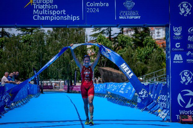 Atletas do Europeu de Triatlo correram no Centro Histórico de Coimbra