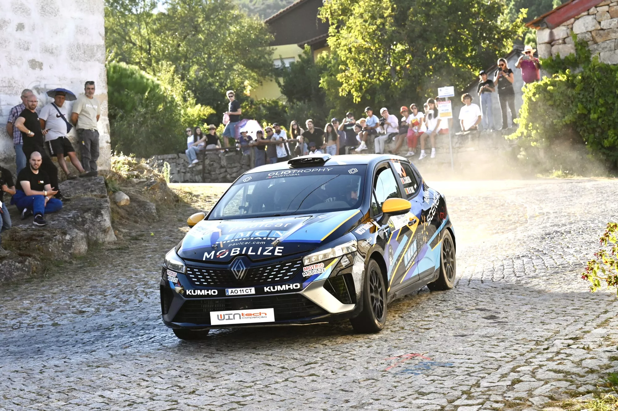 Danny Carreira é o primeiro a bisar no Clio Trophy Portugal. Os três primeiros classificados vão para a derradeira prova da época separados por… um ponto!