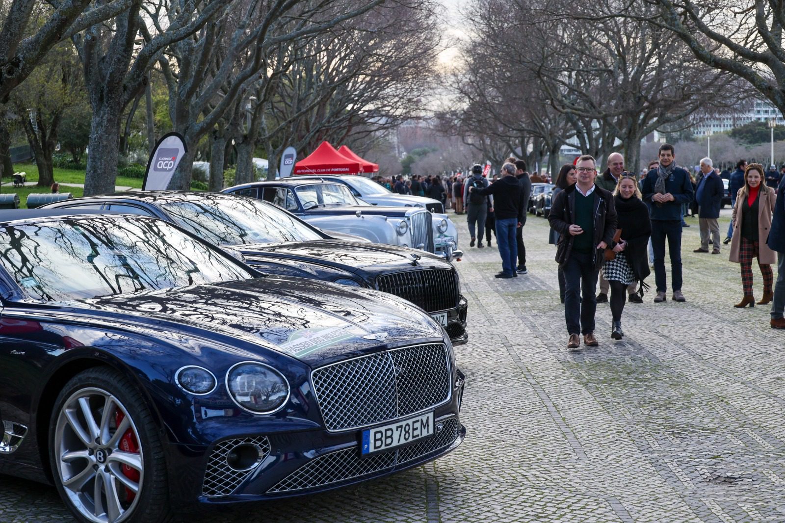 Passeio dos Ingleses leva mais de 200 automóveis clássicos a Lisboa e ao Porto